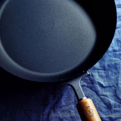 TAKUMI JAPAN Magma Plate Iron Stir Frying Pan -Global Kitchen Japan Shop 5474300 3