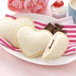 Akebono Heart-Shaped Sandwich Cutter & Sealer -Global Kitchen Japan Shop AkebonoHeart ShapedSandwichCutter Sealer 6