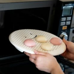 Akebono Polypropylene Mochi Grill Net -Global Kitchen Japan Shop AkebonoPolypropyleneMochiGrillNet 2 c5125f22 8c8b 49bf ace3 377a065975ea