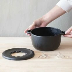 Iwachu Nambu Cast Iron Mini Tempura Fondue Pan -Global Kitchen Japan Shop IwachuNambuCastIronMiniTempuraFonduePan 2 1