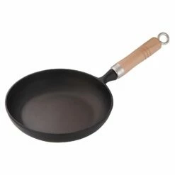 Iwachu Nambu Cast Iron Omelete Pan
