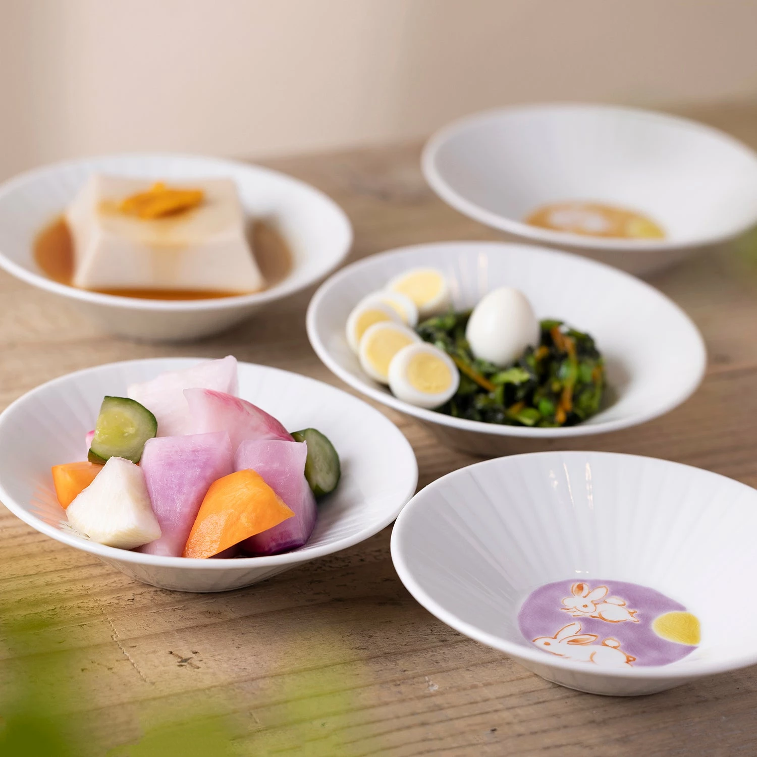 Kutani Ware Porcelain Shallow Bowl Moon Rabbit 3 Kutani Ware Porcelain Shallow Bowl Moon Rabbit - Image 3