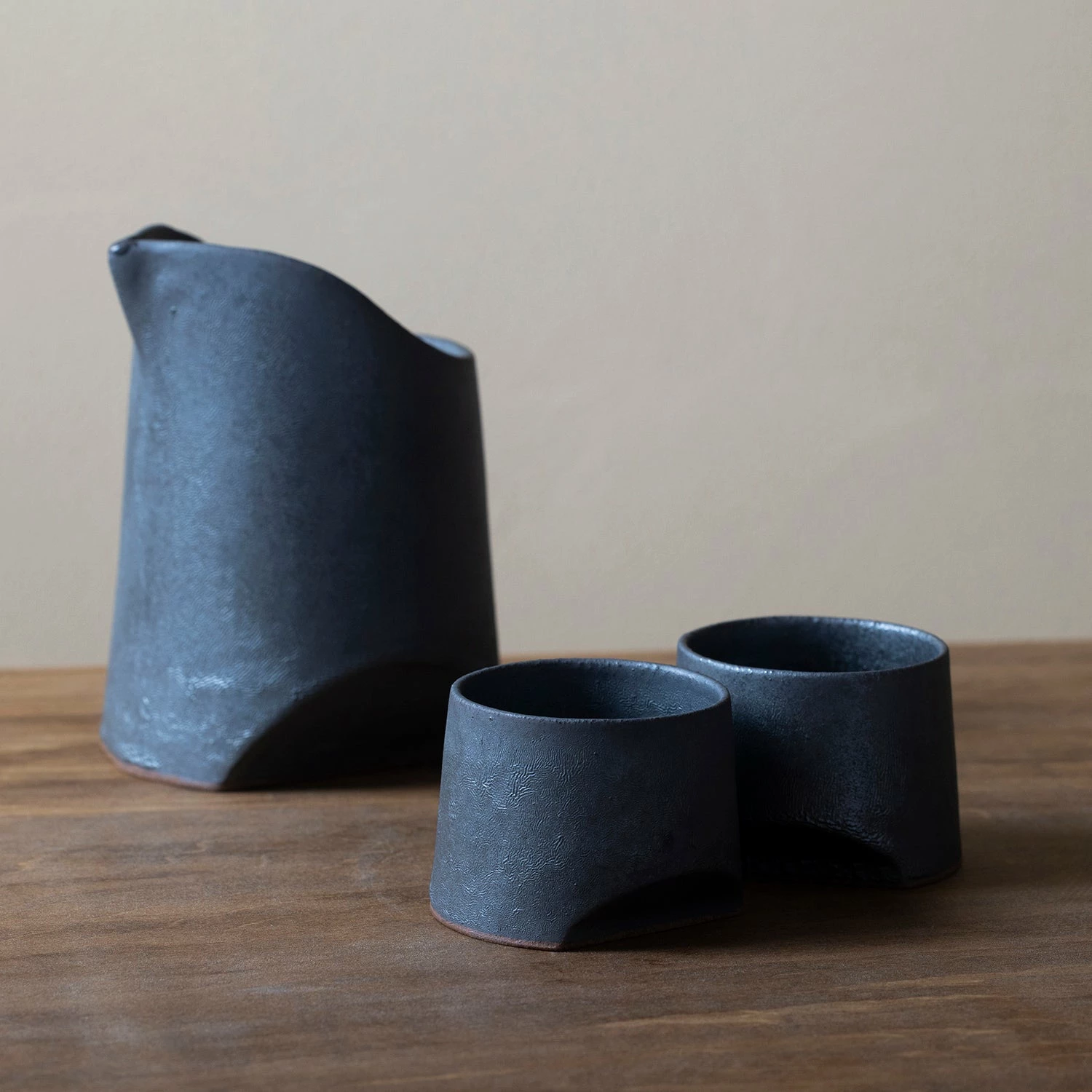 Marumi Yasuda Kawara TSUKI Ceramic Katakuchi Lipped Sake Server 8 Marumi Yasuda Kawara TSUKI Ceramic Katakuchi Lipped Sake Server - Image 8