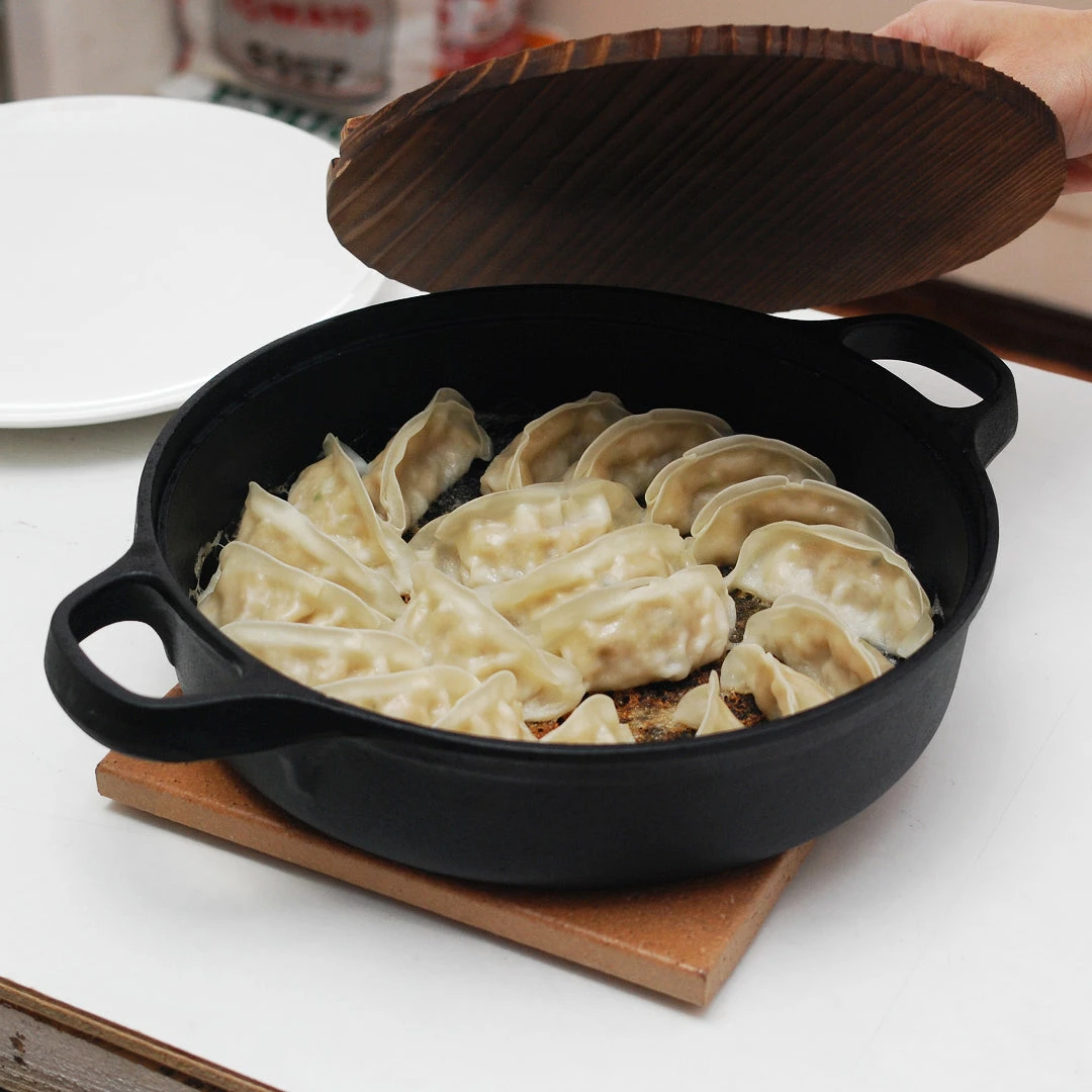 Seieido Cast Iron Sukiyaki & Gyoza Pan 5 Seieido Cast Iron Sukiyaki & Gyoza Pan - Image 5