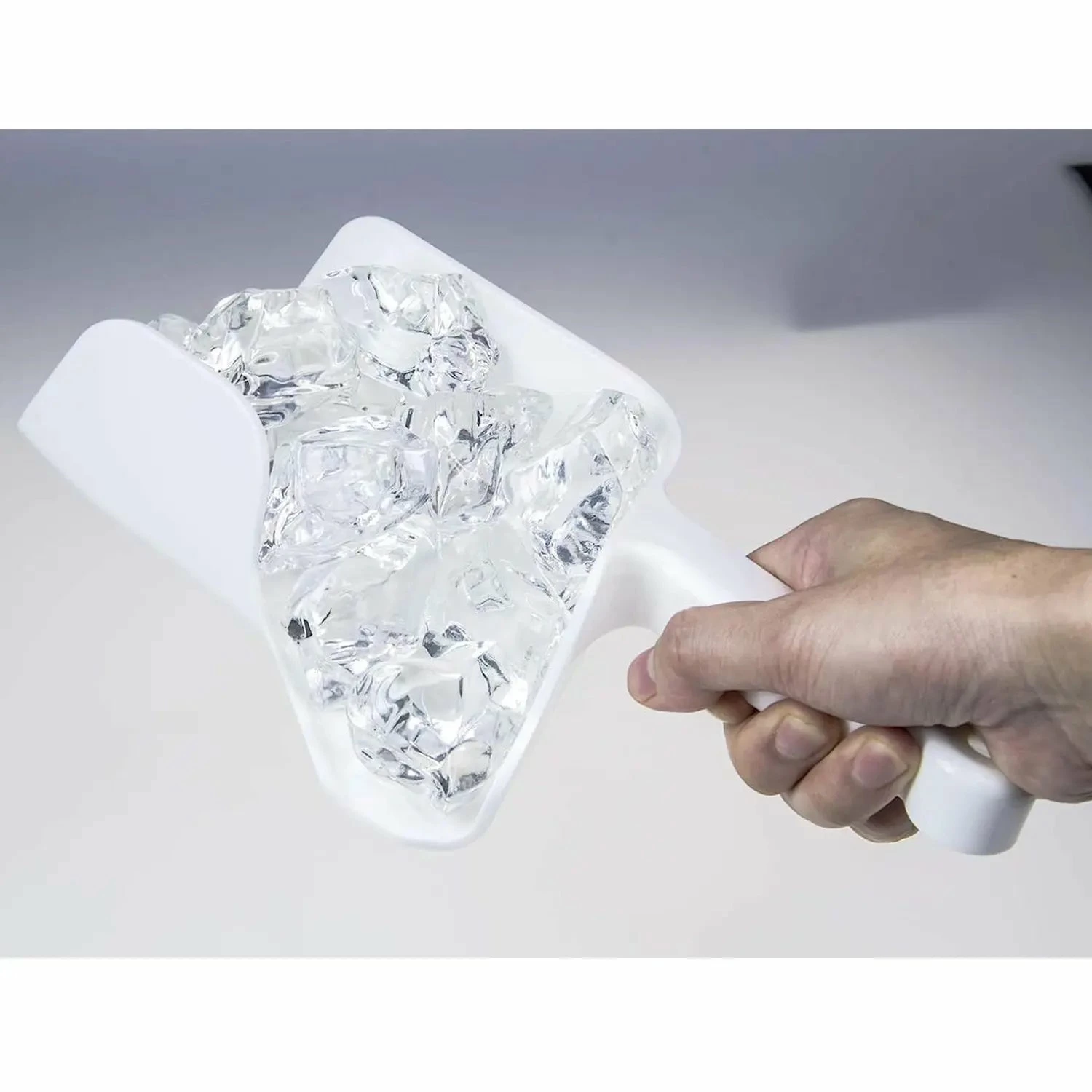 Suntory Polypropylene Ice Scoop 2 Suntory Polypropylene Ice Scoop - Image 2