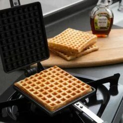 Tamaki Die-Cast Aluminum Waffle Iron -Global Kitchen Japan Shop TamakiDie CastAluminumWaffleIron 8