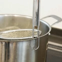 Three Snow Stainless Steel Ramen Tebo Noodle Strainer For Household Use 13 Three Snow Stainless Steel Ramen Tebo Noodle Strainer For Household Use -Global Kitchen Japan Shop ThreeSnowStainlessSteelRamenTeboNoodleStrainerforHouseholdUse 7