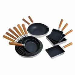 Urushiyama Die-Cast Aluminium Non-Stick Square Tamagoyaki Rolled Omelette Pan 21cm 5 Urushiyama Die-Cast Aluminium Non-Stick Square Tamagoyaki Rolled Omelette Pan 21cm -Global Kitchen Japan Shop UrushiyamaDie CastAluminiumNon StickSquareTamagoyakiRolledOmelettePan21cm 3