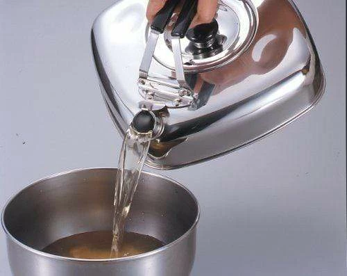 Sugiyama Cuboid-Shaped Induction Kettle 1.1L 5 Sugiyama Cuboid-Shaped Induction Kettle 1.1L - Image 5