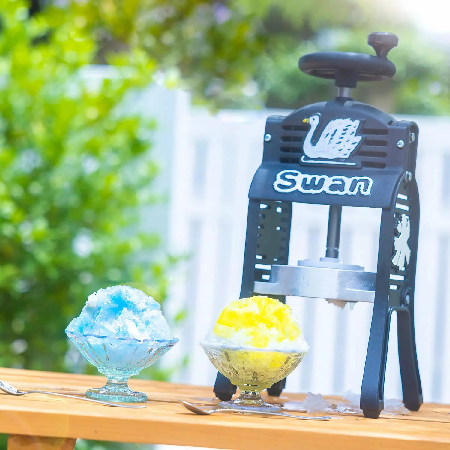 Swan Cast Iron Manual Shaved Ice Machine Black 7 Swan Cast Iron Manual Shaved Ice Machine Black - Image 7